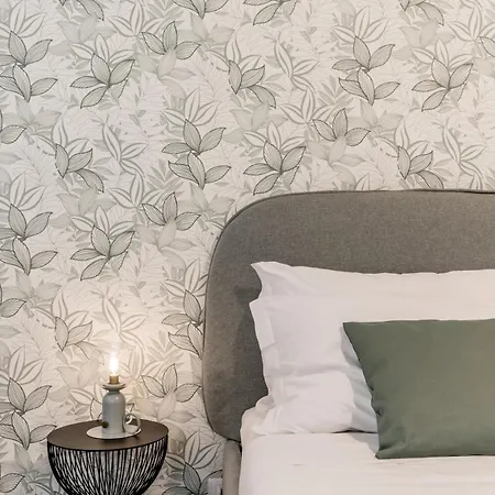 Elegant And Spacious Facing The Subway Near The Vatican