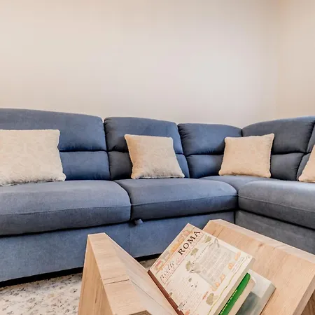 Elegant And Spacious Facing The Subway Near The Vatican アパート