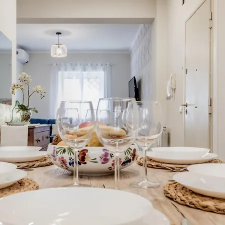 Elegant And Spacious Facing The Subway Near The Vatican アパート ローマ