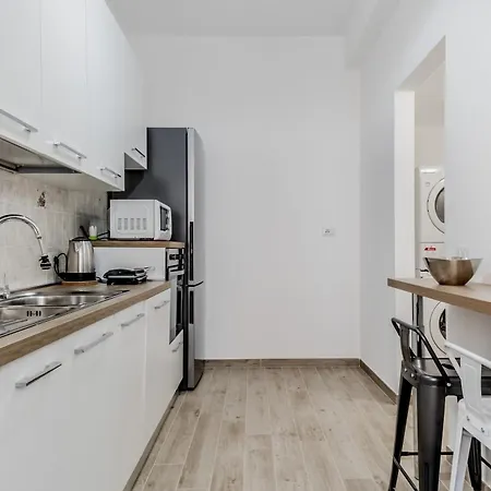 アパート Elegant And Spacious Facing The Subway Near The Vatican ローマ