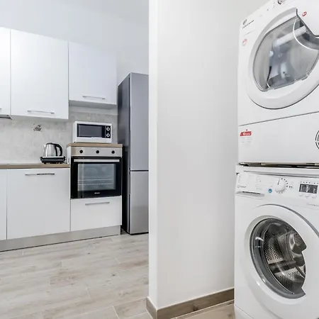 Elegant And Spacious Facing The Subway Near The Vatican Apartman