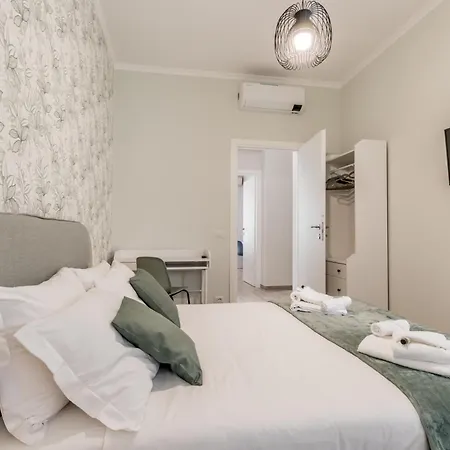 Elegant And Spacious Facing The Subway Near The Vatican アパート *