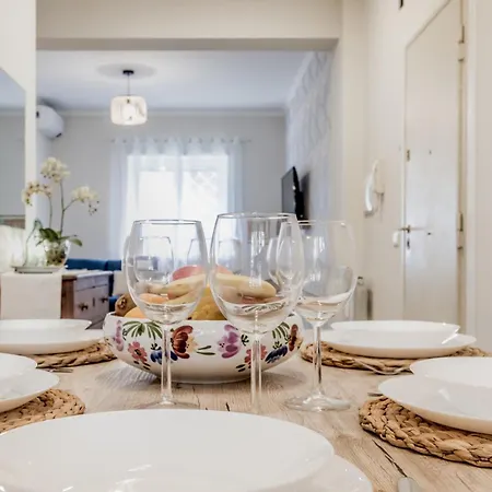 Elegant And Spacious Facing The Subway Near The Vatican * ローマ