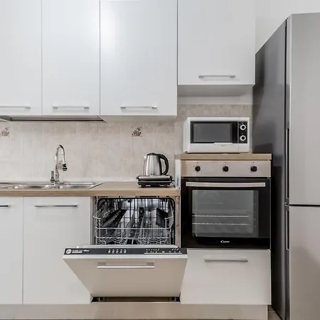 Elegant And Spacious Facing The Subway Near The Vatican * Róma