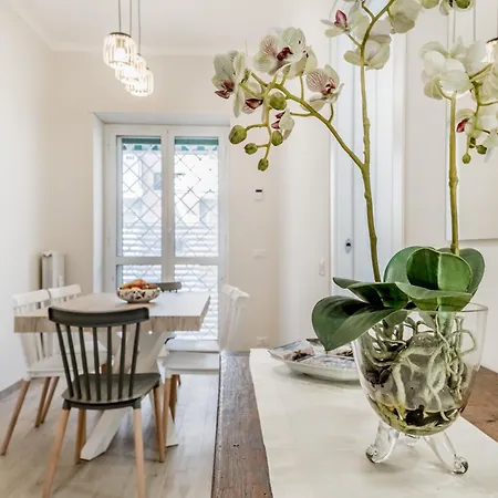 Elegant And Spacious Facing The Subway Near The Vatican Apartman