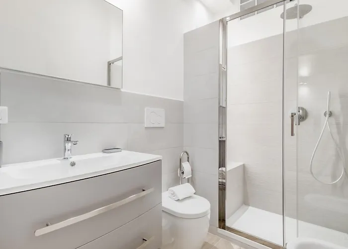Elegant And Spacious Facing The Subway Near The Vatican Daire *