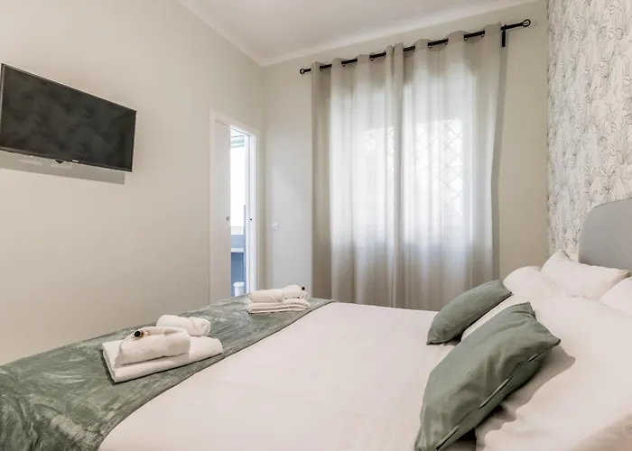Elegant And Spacious Facing The Subway Near The Vatican Daire *