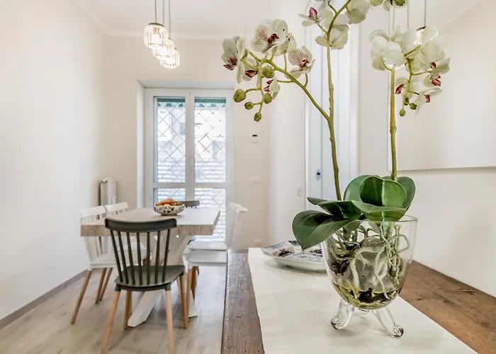 Elegant And Spacious Facing The Subway Near The Vatican Daire